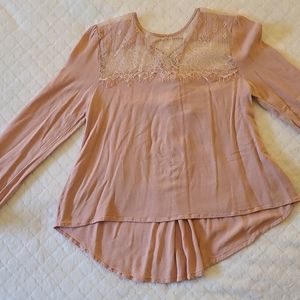 Blouse with lace